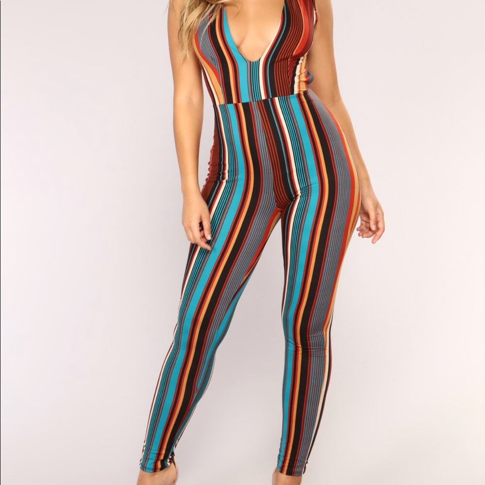❌ SOLD ❌    Fashion Nova Stripe Jumpsuit